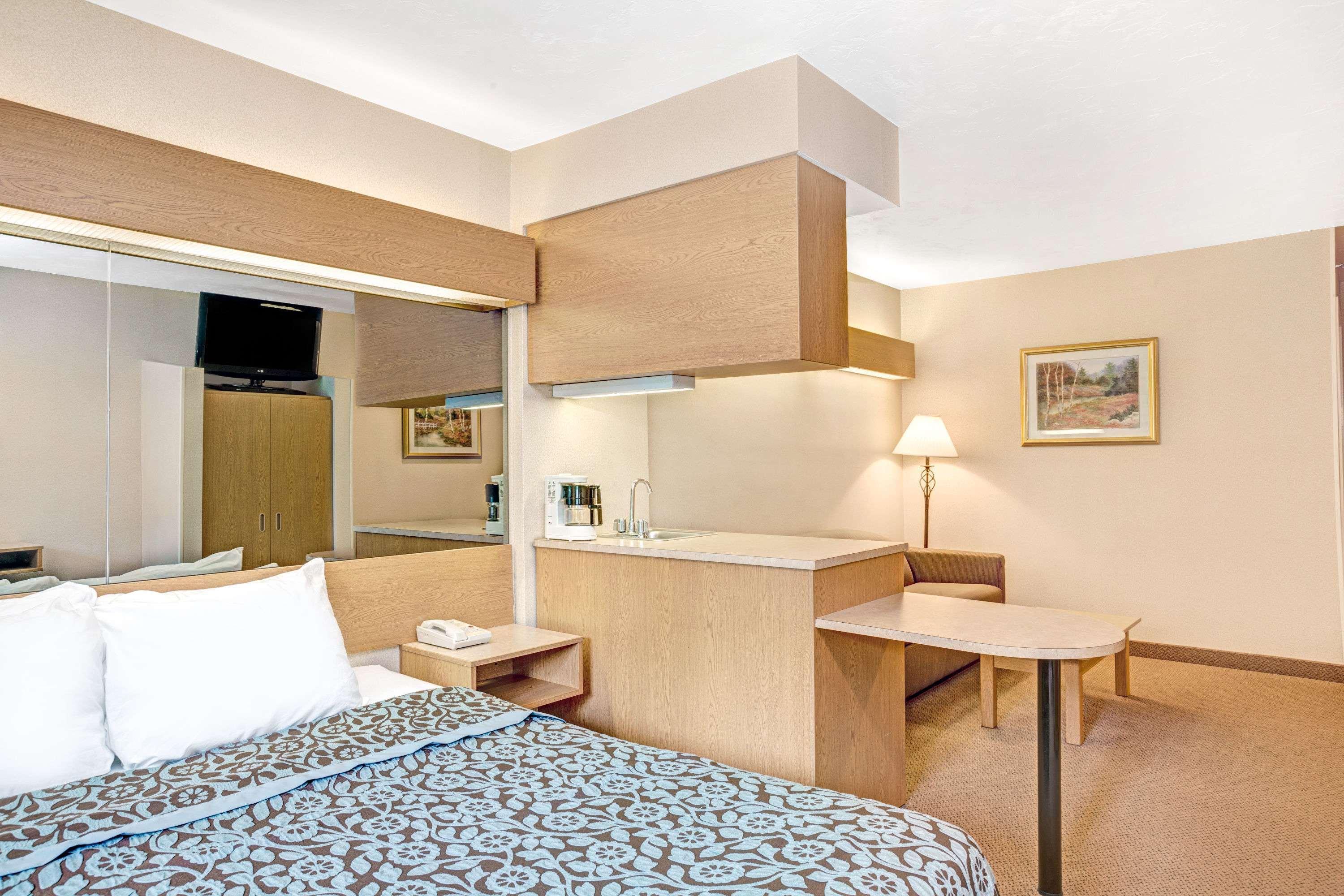 Days By Wyndham Hotel 2*
