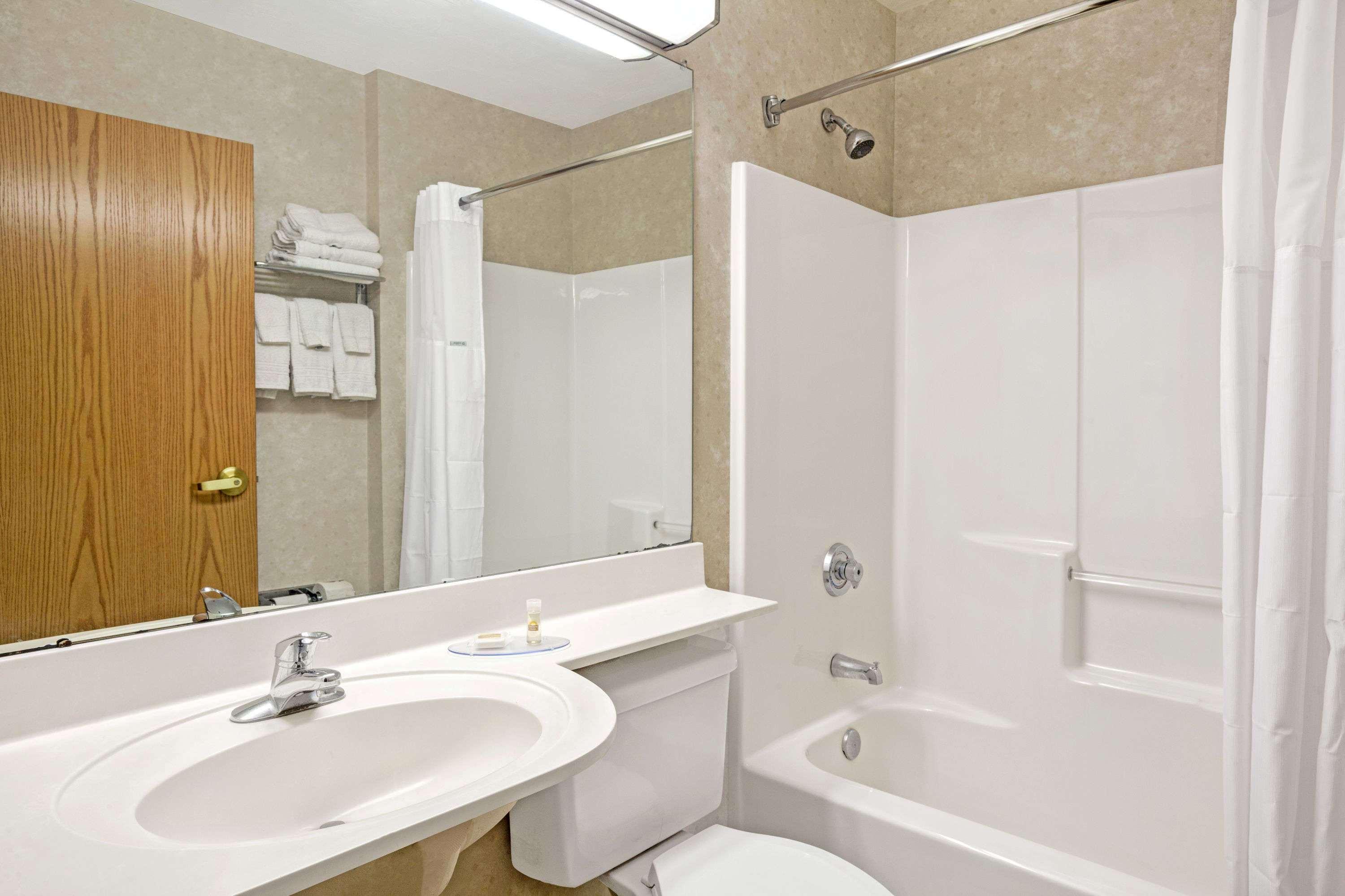 Days By Wyndham Hotel Sturbridge